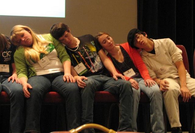 IMG_6356.JPG - Then a deeper sleep, altogether as a group.  At first you doubt this is happening, that someone would not be able to stifle a laugh or have some reaction of awareness but they did not.  Well, it went on with ‘suggesting’ that half of them were suddenly very cold and the other half very warm,  And that’s what appeared … cold and hot people.  Then a few were told they could only speak ‘Martian’ while one was a translator.  A bit crazy, but fascinating and for this you REALLY had to see it.  Well, on to convention.