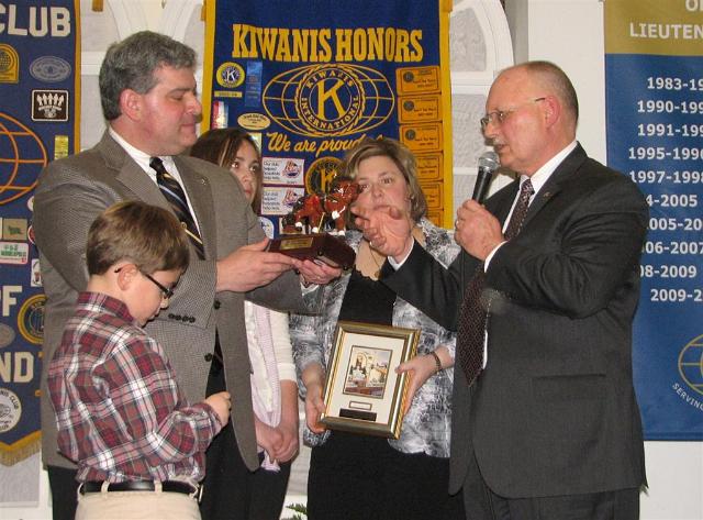 IMG_6333.JPG - Nope, no car.  But a replica of the famous horse of the historic local merry-go-round and a painting of a historic Waldorf church.  Quite nice.